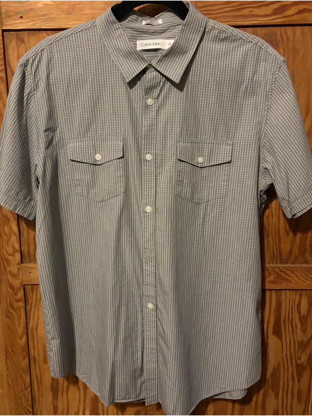 Calvin Klein Men’s Gray/White Short-sleeve Button-Down Shirt 100% cotton LG  EUC